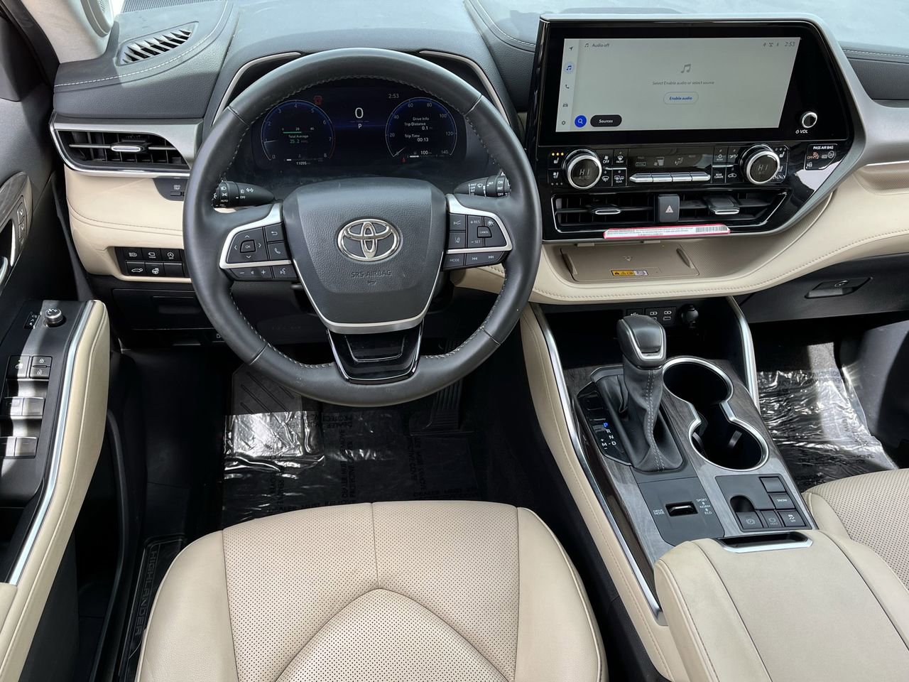 Used 2024 Toyota Highlander Limited image 10