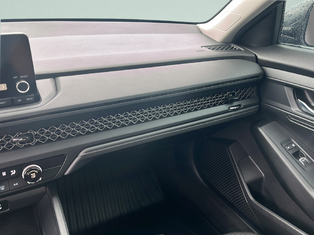 Used 2023 Honda Accord LX image 18