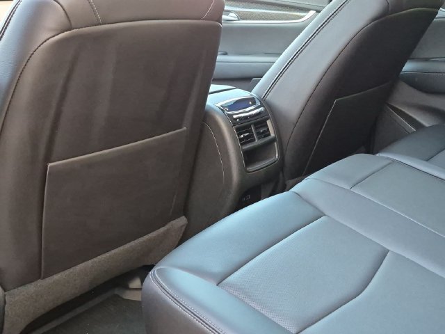 Used 2026 Cadillac XT5 Sportv w/ LPO, Floor Liner Package AWD/4WD image 30