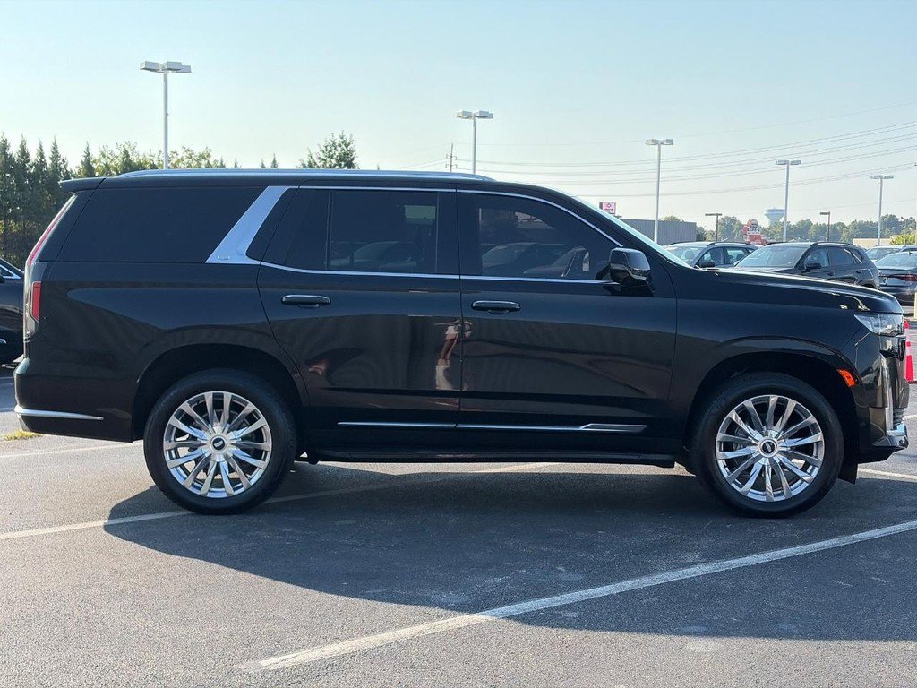 Used 2023 Cadillac Escalade Premium Luxury AWD/4WD image 2