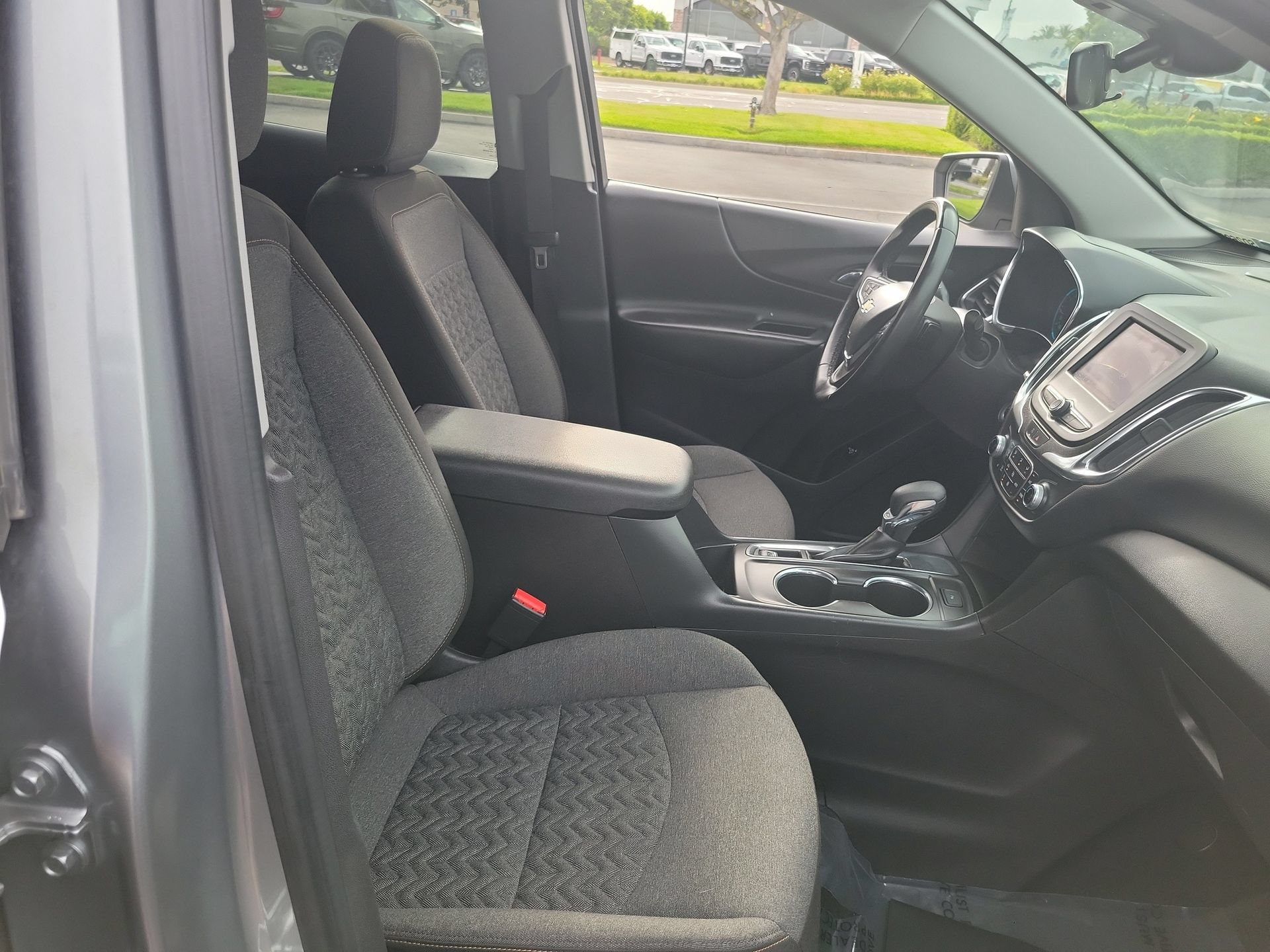 Used 2024 Chevrolet Equinox LT w/ Driver Convenience Package FWD image 19