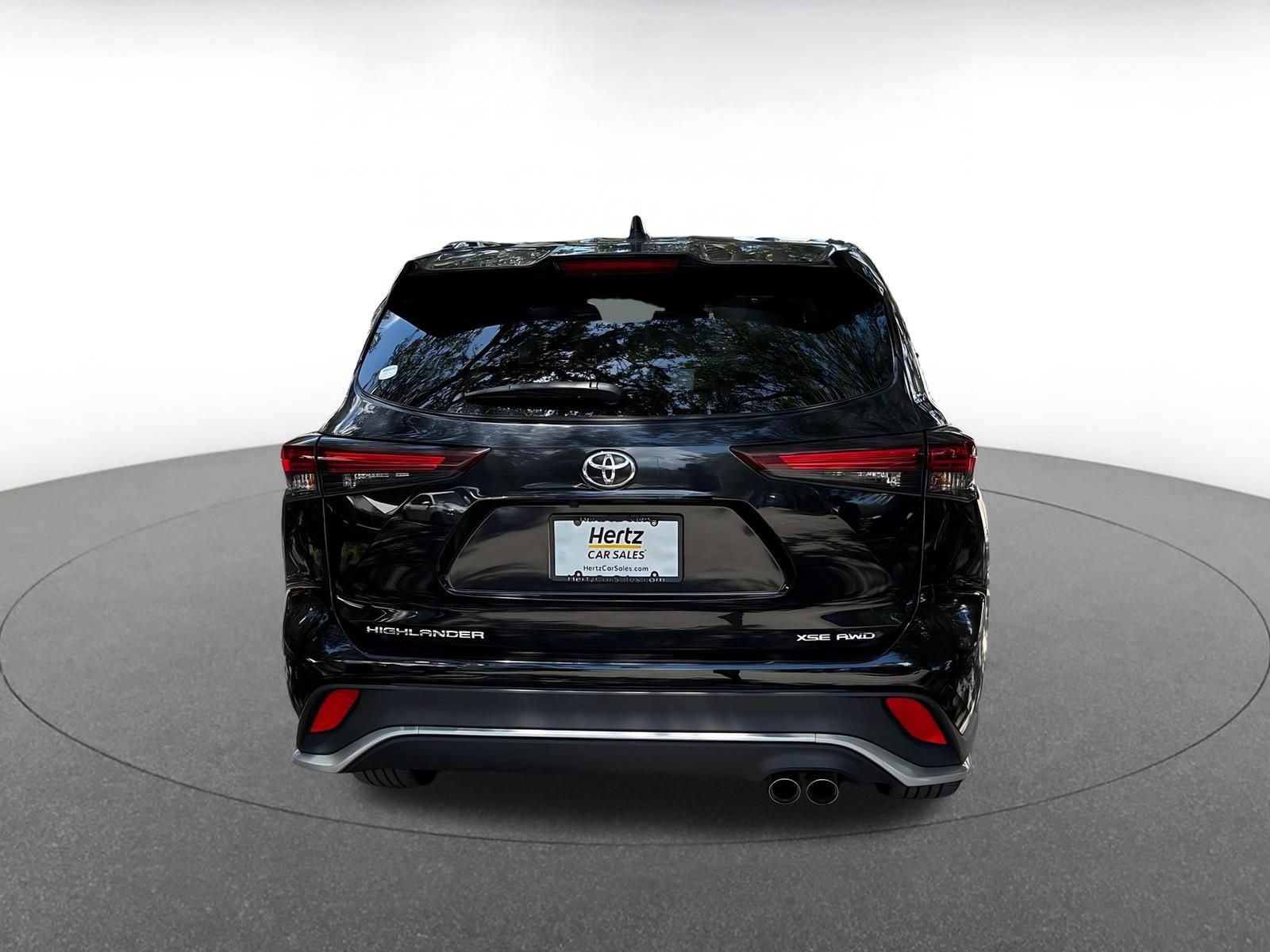 Used 2025 Toyota Highlander XSE AWD/4WD image 10