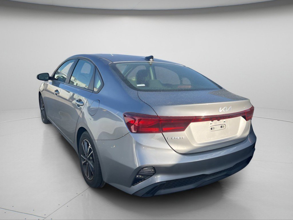 Used 2022 Kia Forte LXS FWD image 8