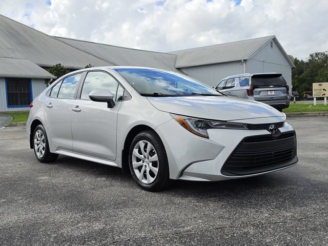 Used 2026 Toyota Corolla LE FWD image 2