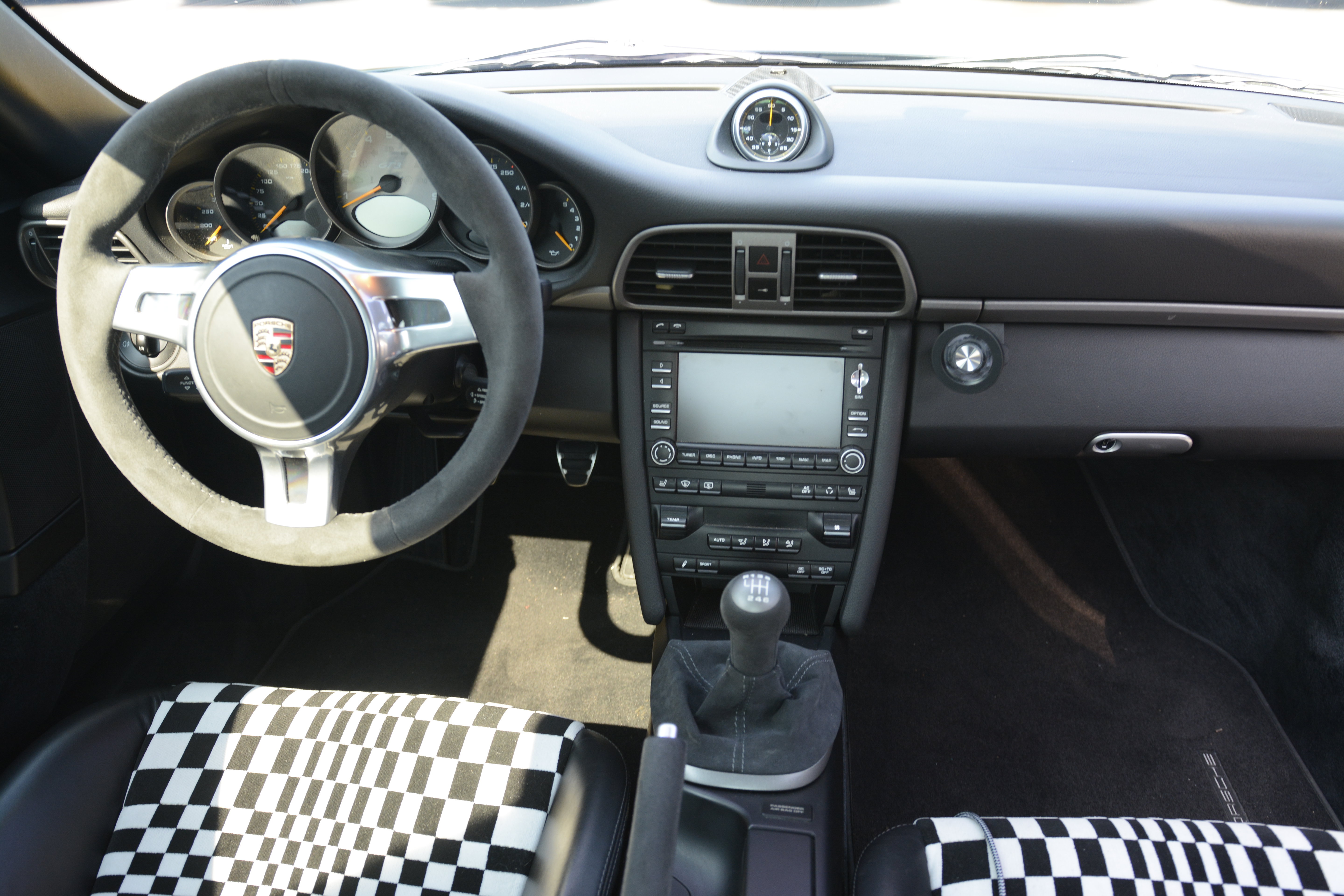 Used 2010 Porsche 911 GT3 RWD image 12