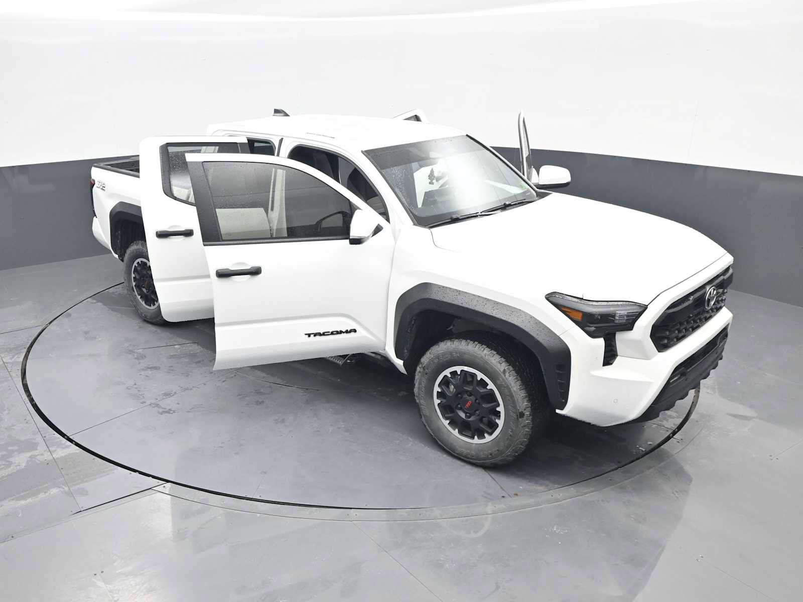 Used 2024 Toyota Tacoma TRD Off-Road w/ TRD Off Road Upgrade Package AWD/4WD image 31