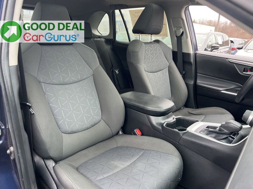 Used 2022 Toyota RAV4 XLE w/ Convenience Package image 27