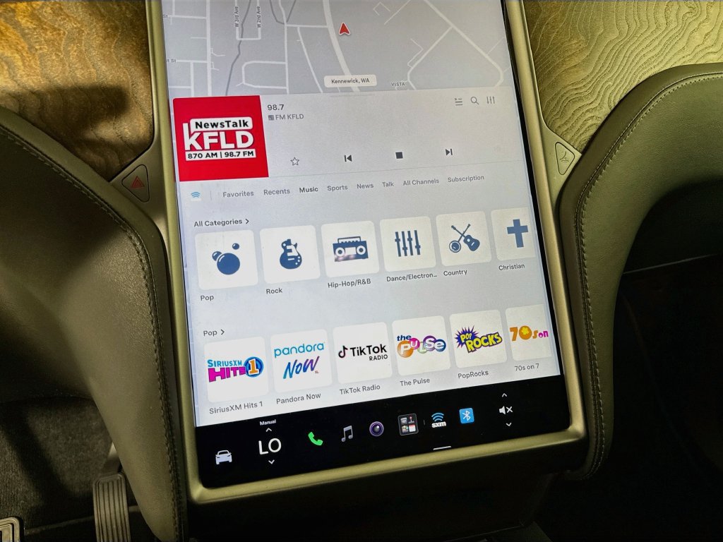Used 2020 Tesla Model X Long Range AWD/4WD image 13