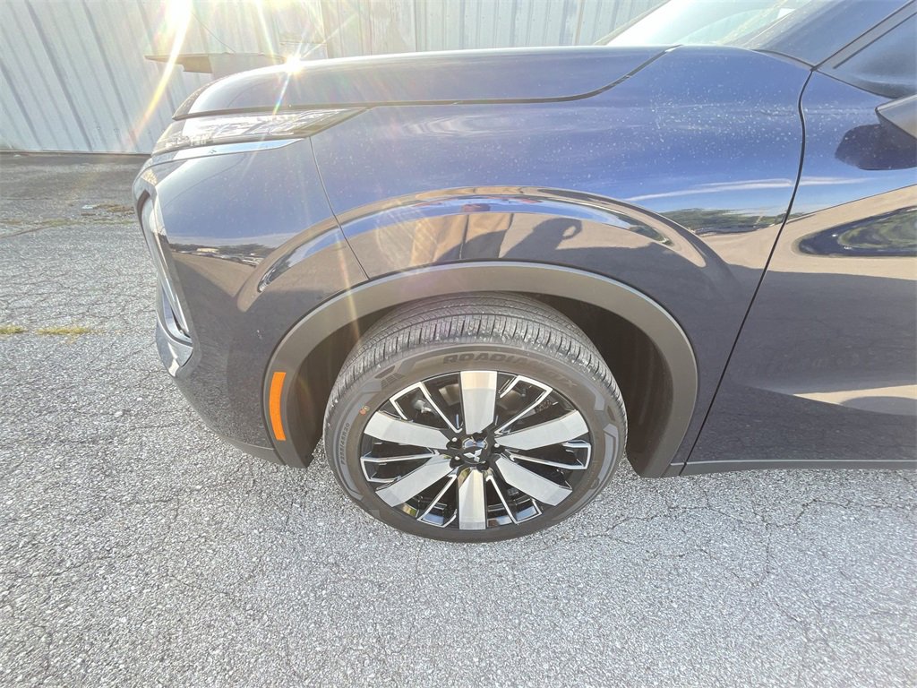New 2025 Mitsubishi Outlander SE image 10