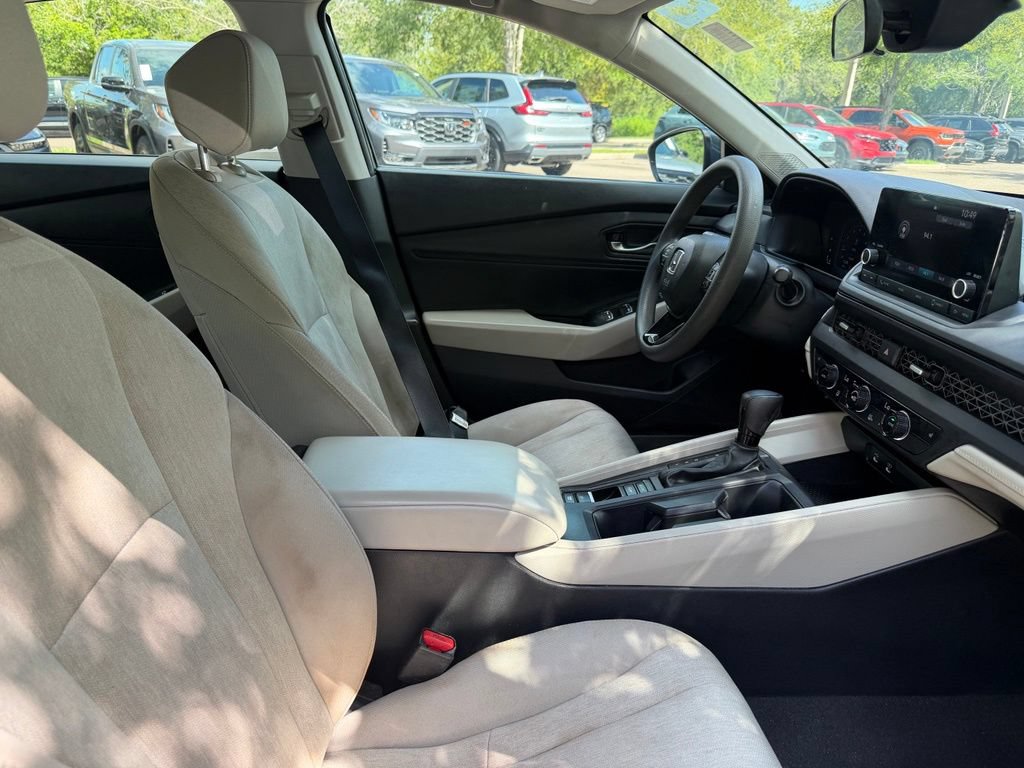Certified 2023 Honda Accord EX image 9
