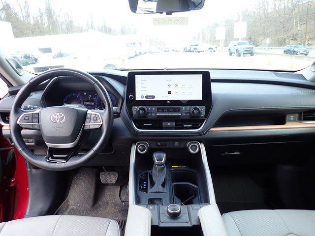 Certified 2024 Toyota Grand Highlander Platinum image 12