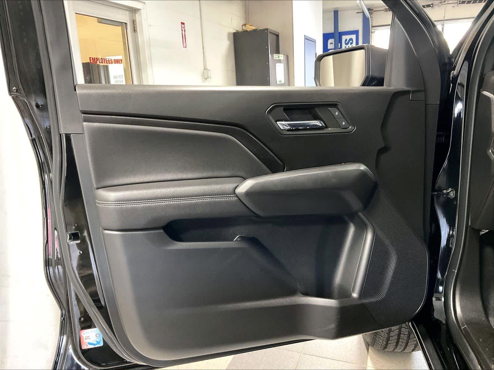 Used 2023 Chevrolet Colorado LT w/ LT Convenience Package AWD/4WD image 9