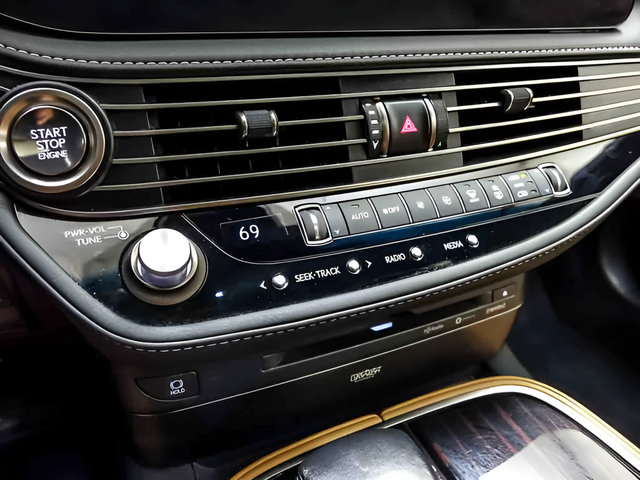 Used 2022 Lexus LS 500 AWD w/ Interior Upgrade Package image 20