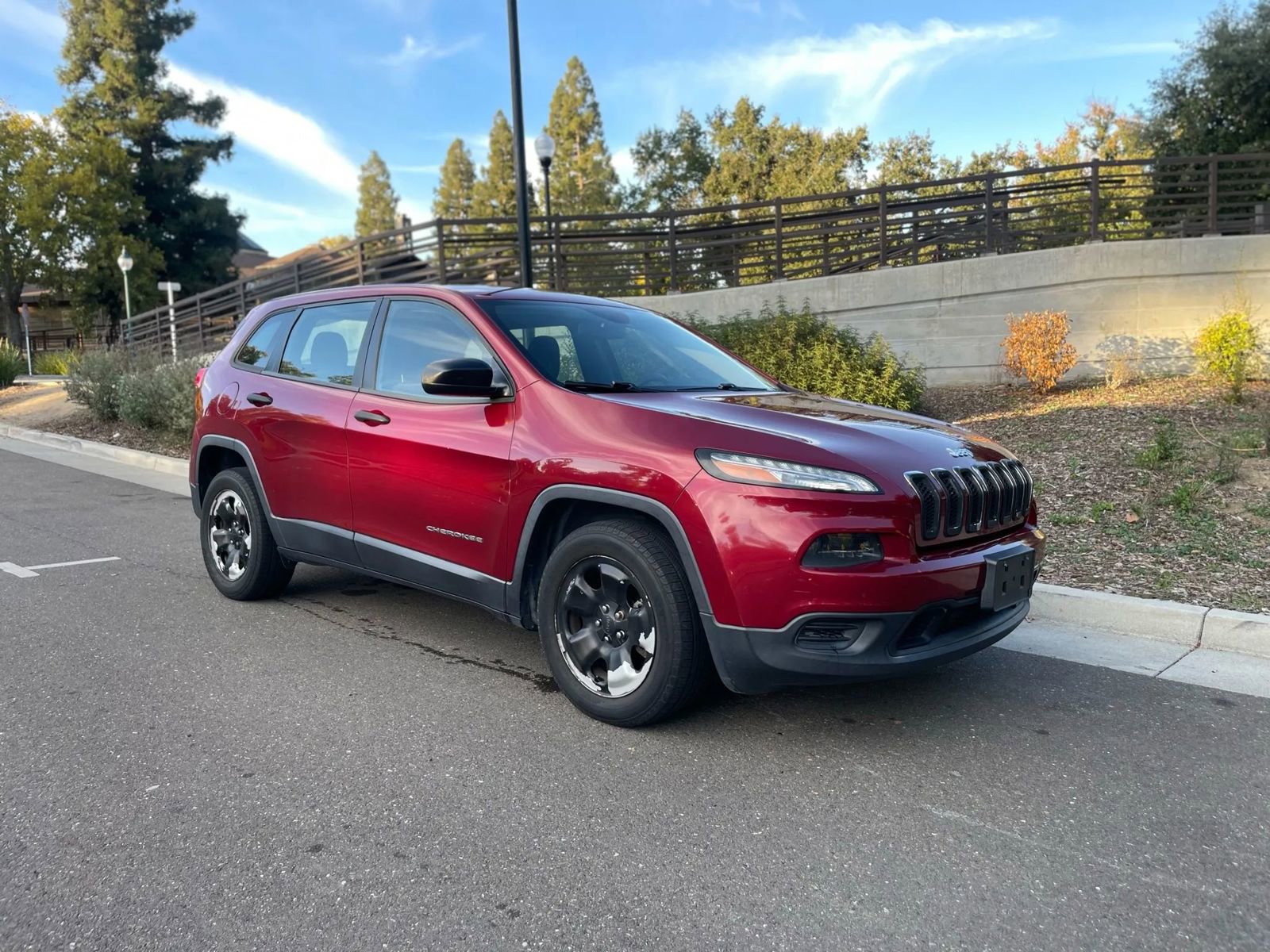 Used 2016 Jeep Cherokee Sport