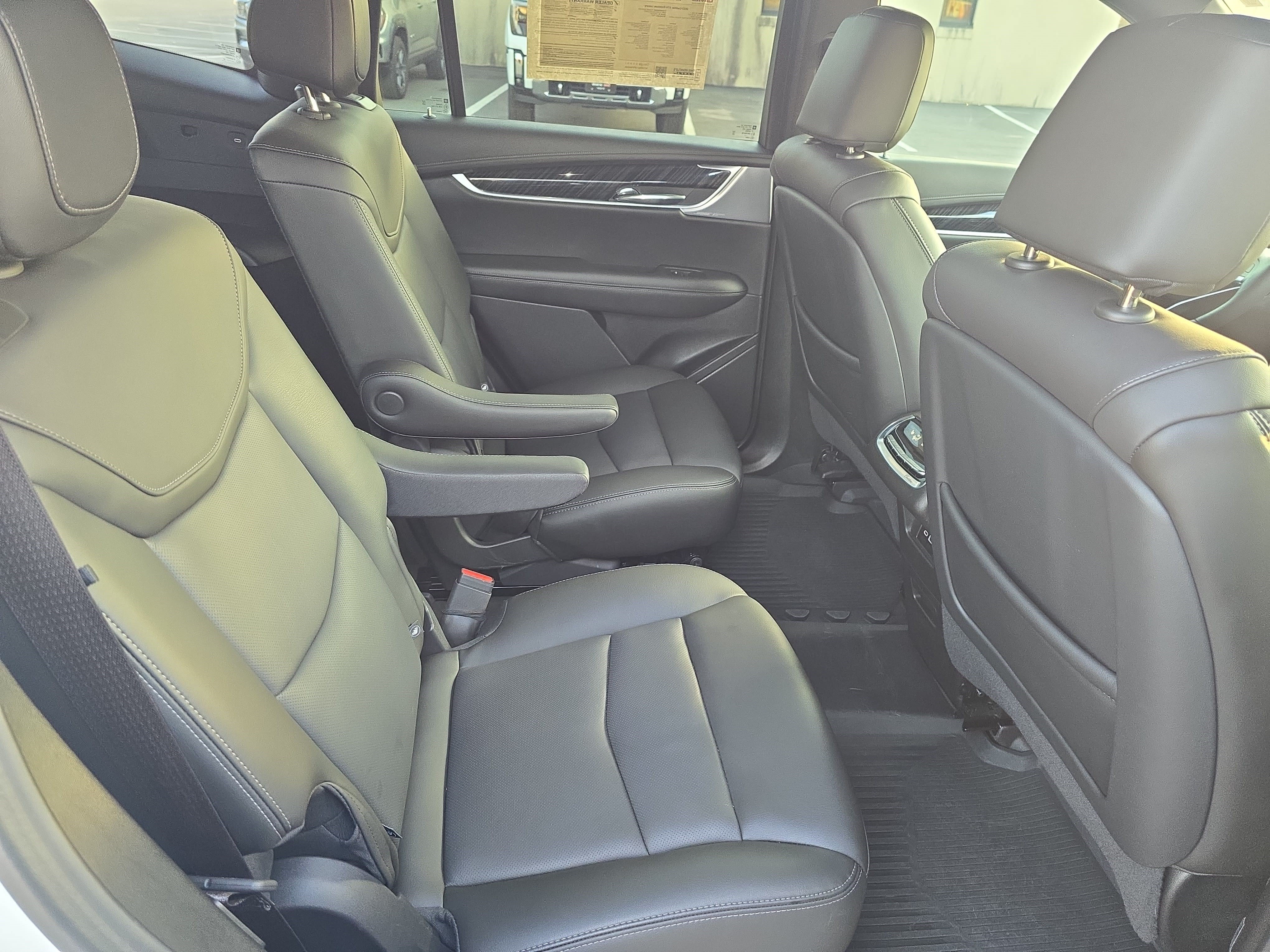 Used 2023 Cadillac XT6 Premium Luxury w/ Technology Package FWD image 11
