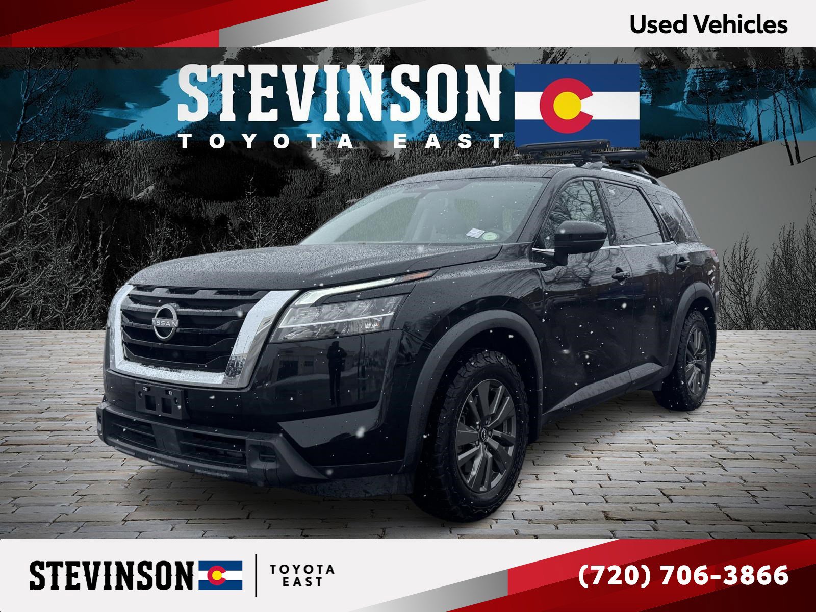 Used 2022 Nissan Pathfinder SV image 1