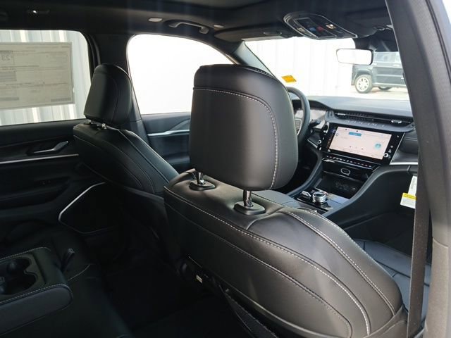 New 2026 Jeep Grand Cherokee Limited w/ Limited Altitude Package image 21