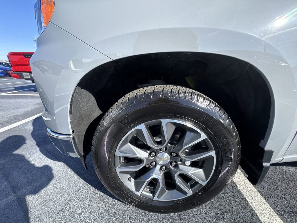 Used 2024 Chevrolet Silverado 1500 LT image 10