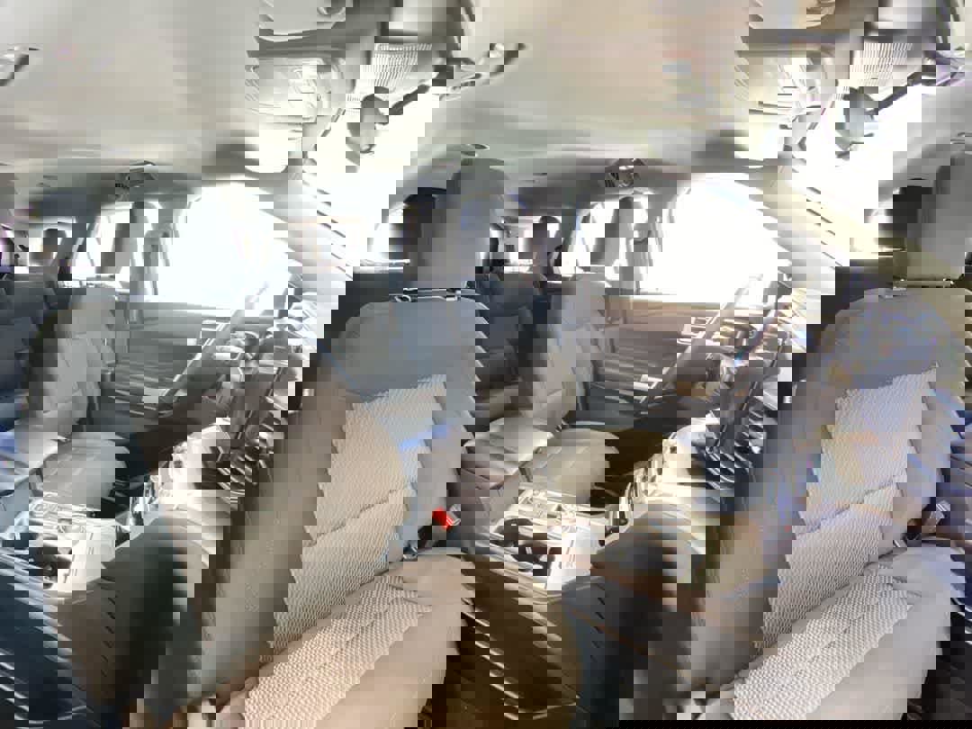 Used 2023 Ford Explorer XLT image 27