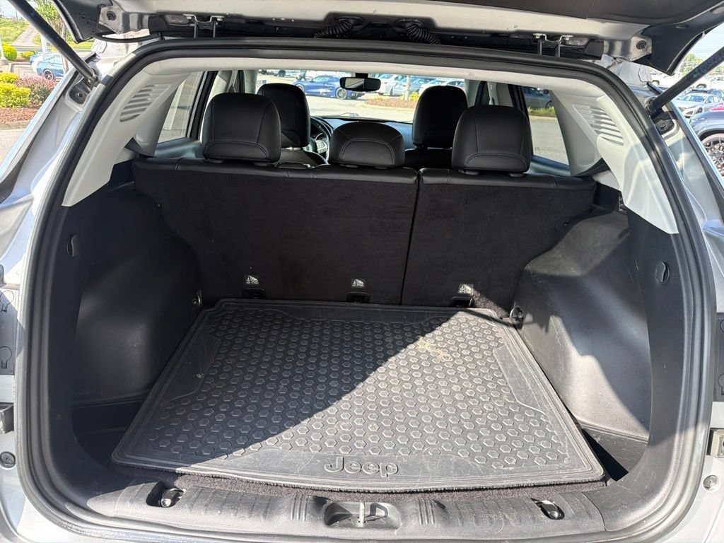 Used 2019 Jeep Compass Limited FWD image 16