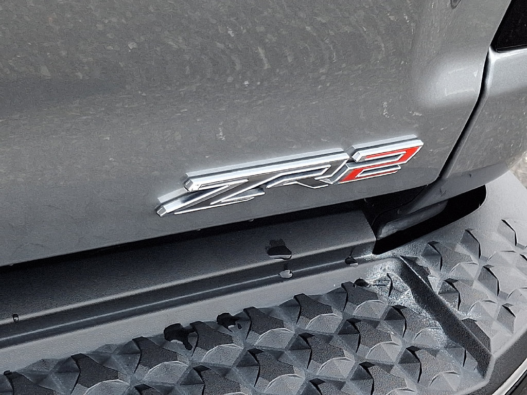 Used 2024 Chevrolet Colorado ZR2 w/ Safety Package AWD/4WD image 30