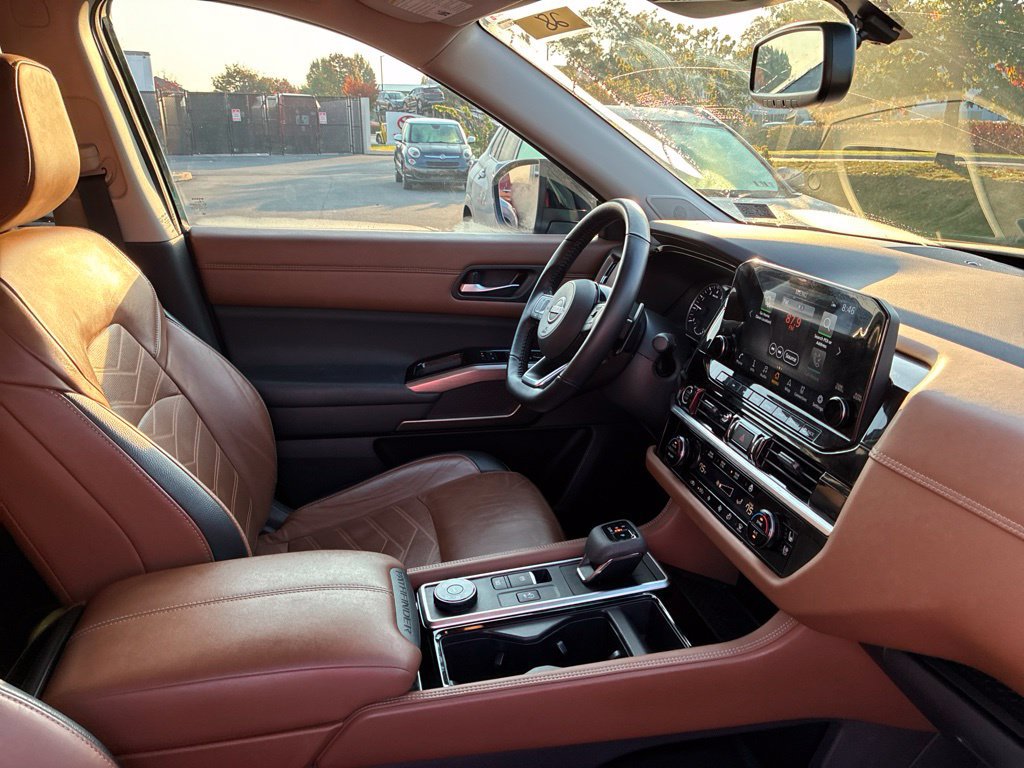 Used 2022 Nissan Pathfinder Platinum AWD/4WD image 21