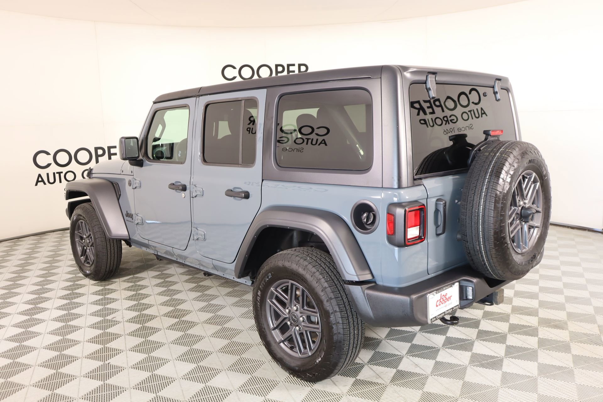 Used 2025 Jeep Wrangler Sport S image 22