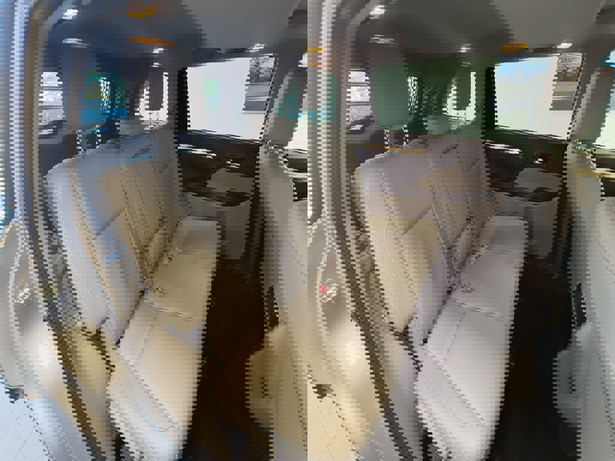 Used 2017 Toyota Highlander SE image 31