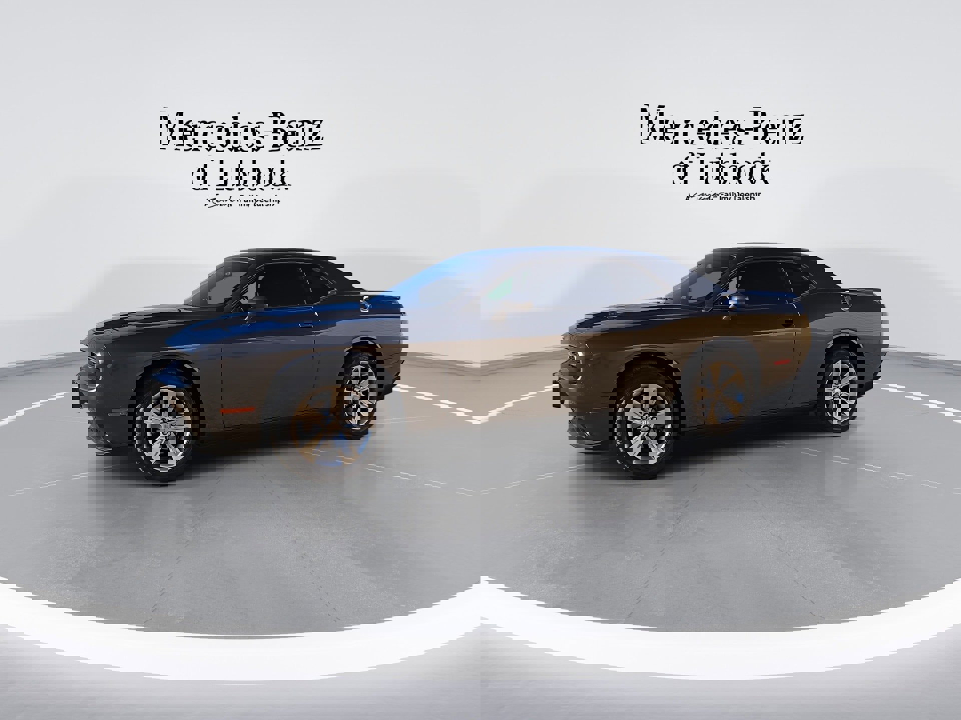 Used 2021 Dodge Challenger SXT image 5