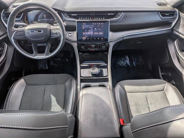 Used 2025 Jeep Grand Cherokee Altitude image 19