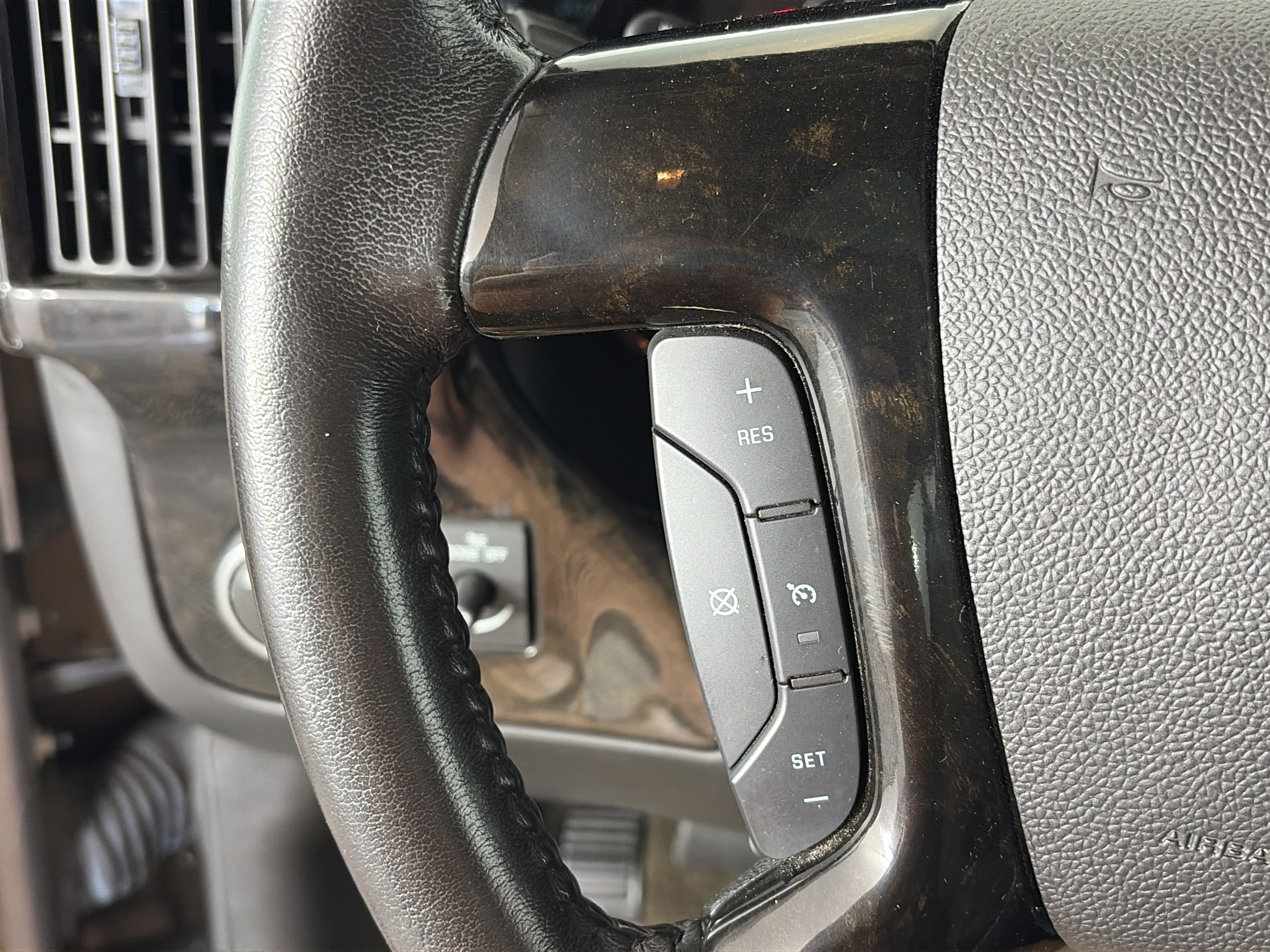 Used 2016 GMC Savana 2500 RWD image 28