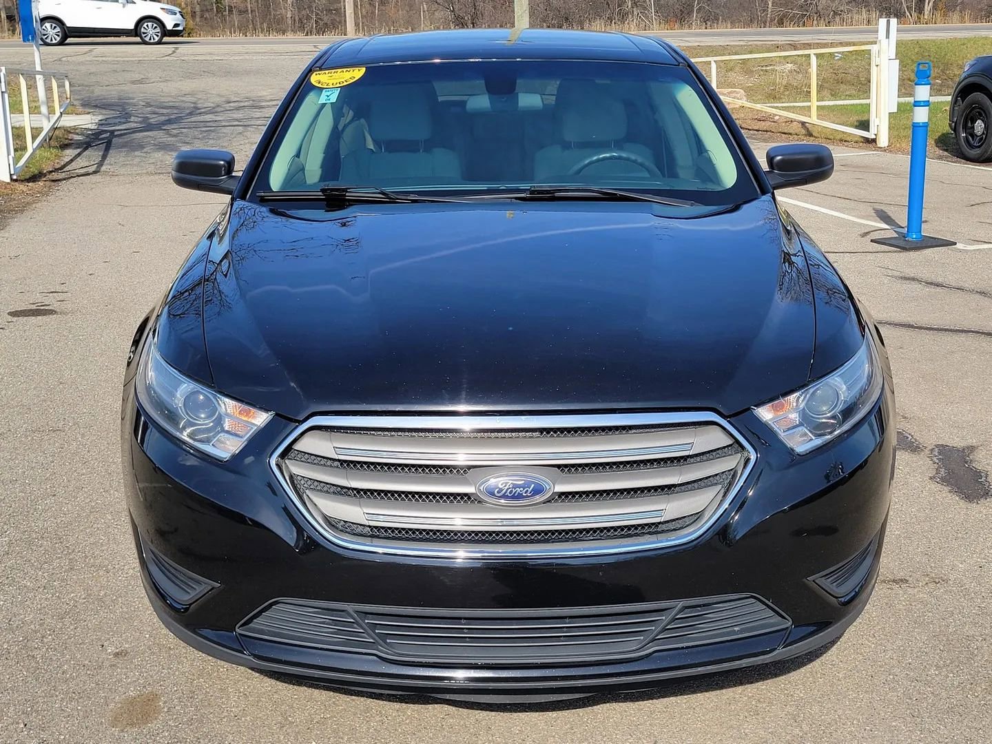Used 2017 Ford Taurus SE image 9