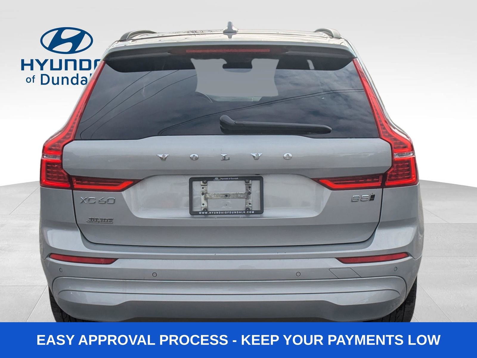 Used 2023 Volvo XC60 B5 Core image 5