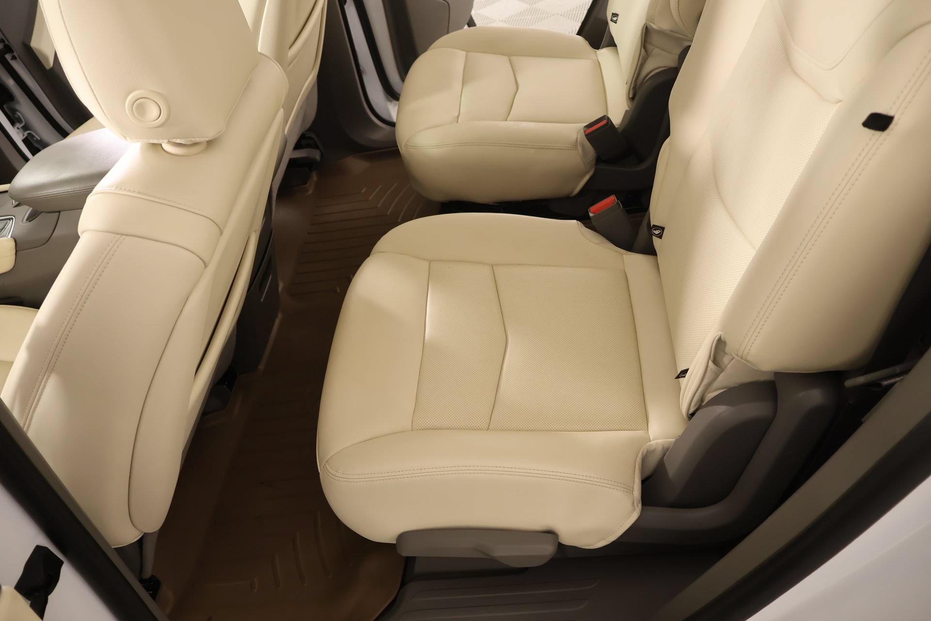 Used 2025 Cadillac XT6 Premium Luxury w/ Technology Package FWD image 13