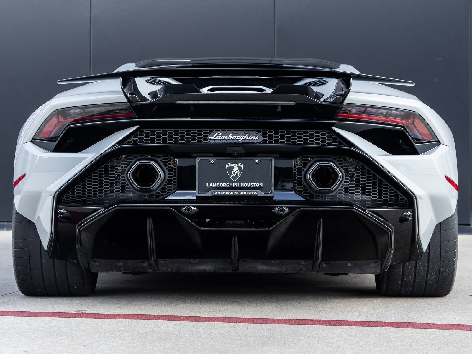 Used 2023 Lamborghini Huracan Tecnica image 7