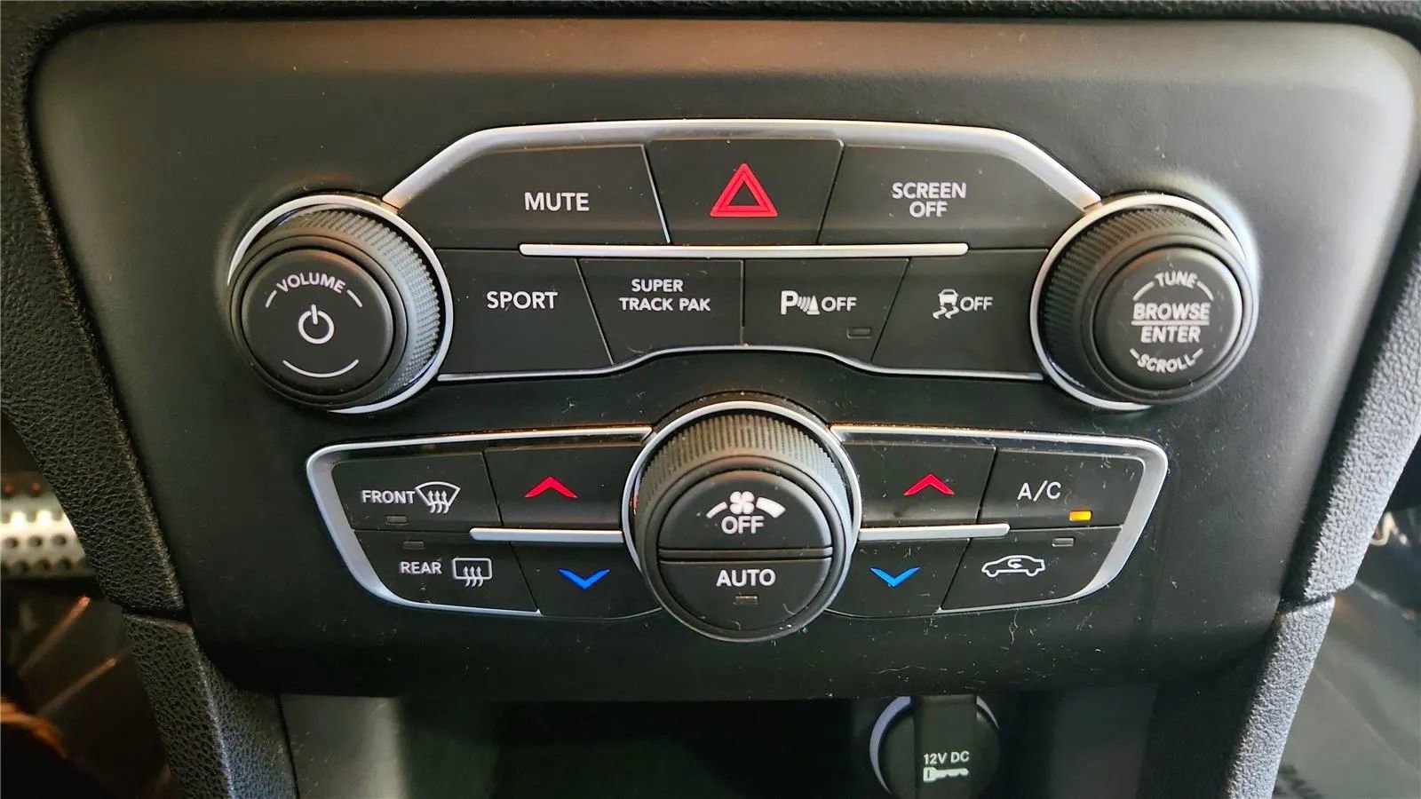 Used 2023 Dodge Charger R/T w/ Cold Weather Package image 28