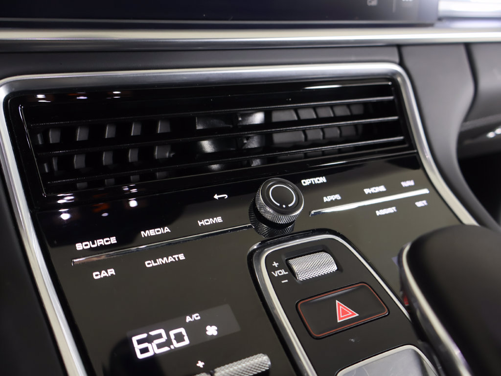 Certified 2023 Porsche Panamera 4S AWD/4WD image 17