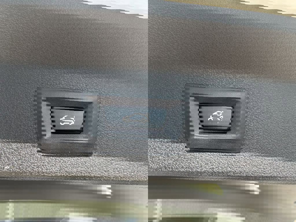 Used 2019 BMW X3 xDrive30i w/ Driving Assistance Package AWD/4WD image 17