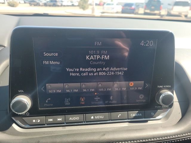 Used 2025 Nissan Rogue SV w/ SV Premium Package image 16