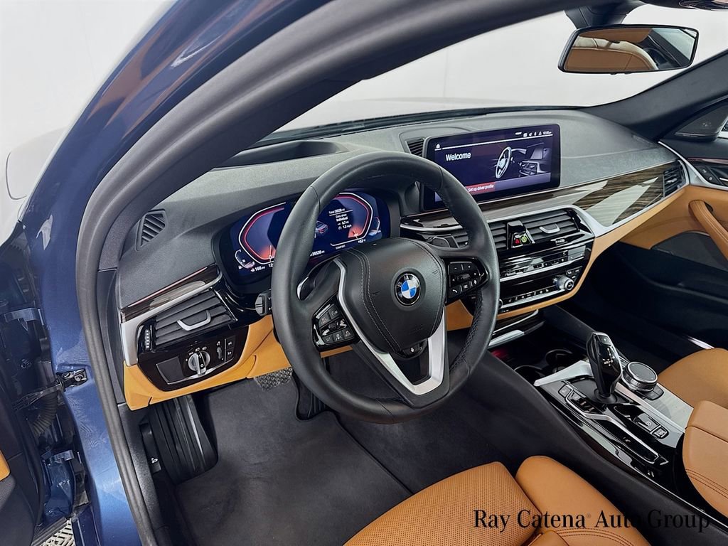 Used 2023 BMW 530i xDrive w/ Premium Package image 9