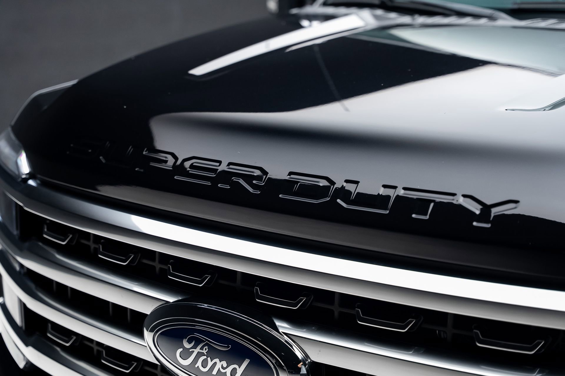 Used 2024 Ford F250 Platinum w/ Tremor Off-Road Package image 14