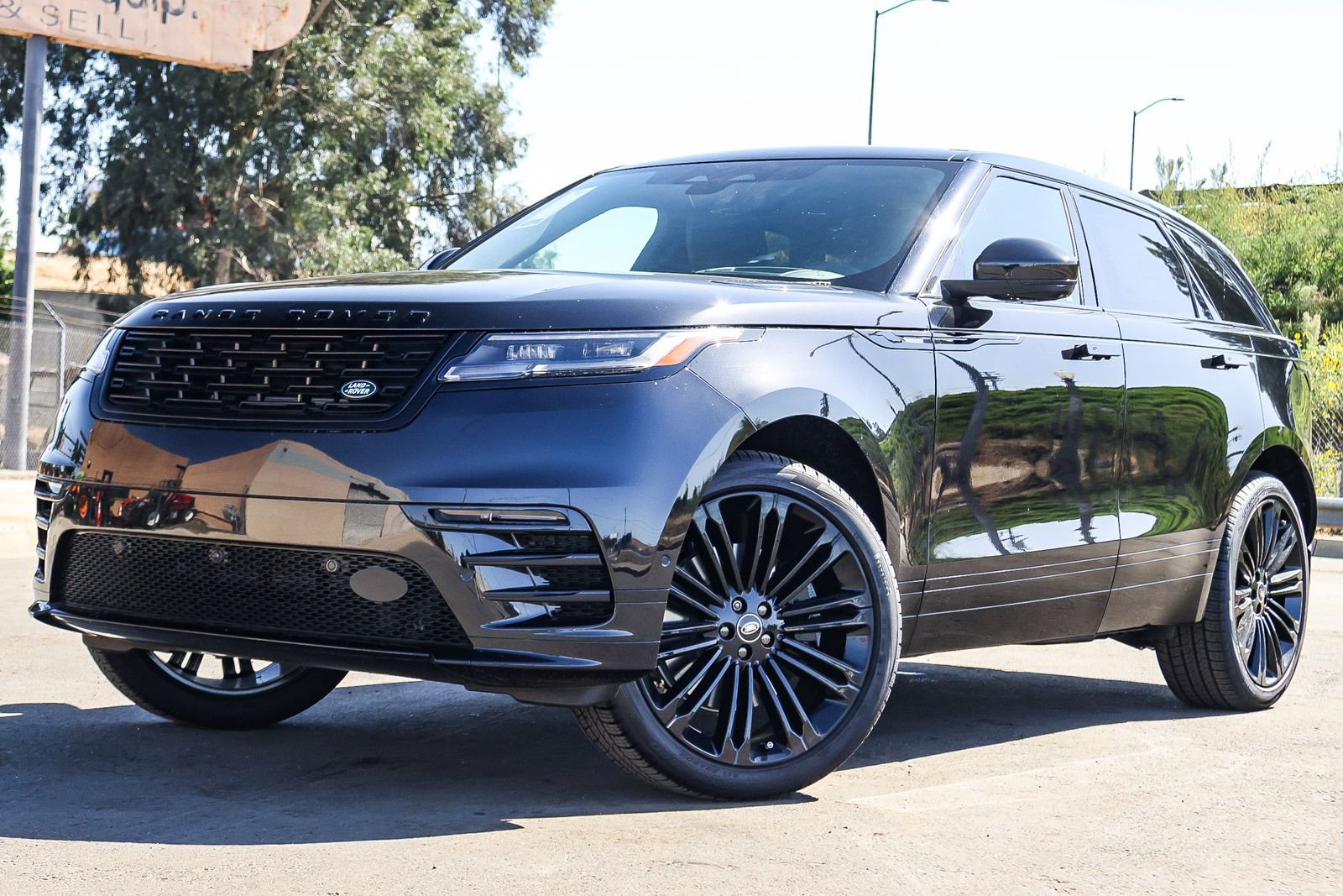 New 2026 Land Rover Range Rover Velar Dynamic SE