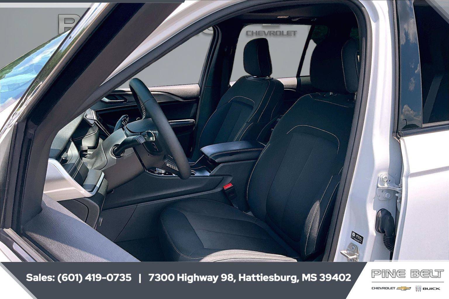 Used 2024 Jeep Grand Cherokee Laredo X RWD image 18
