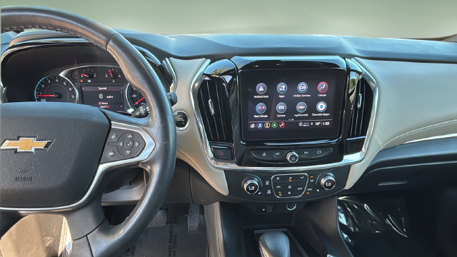 Used 2023 Chevrolet Traverse LT w/ LT Premium Package FWD image 11