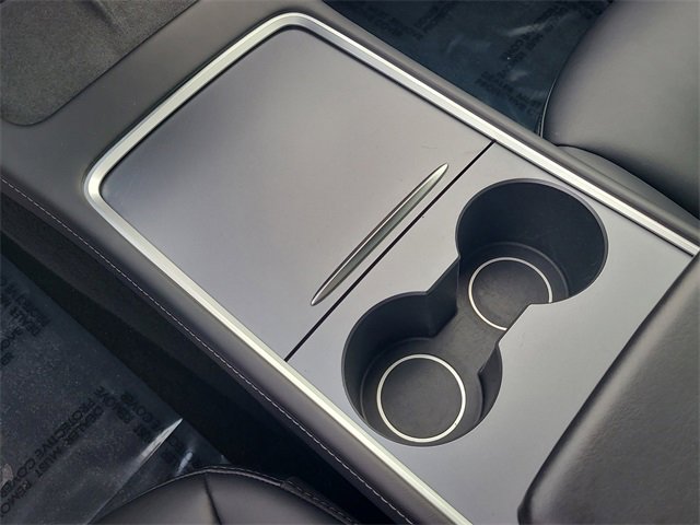 Used 2023 Tesla Model Y Long Range image 32