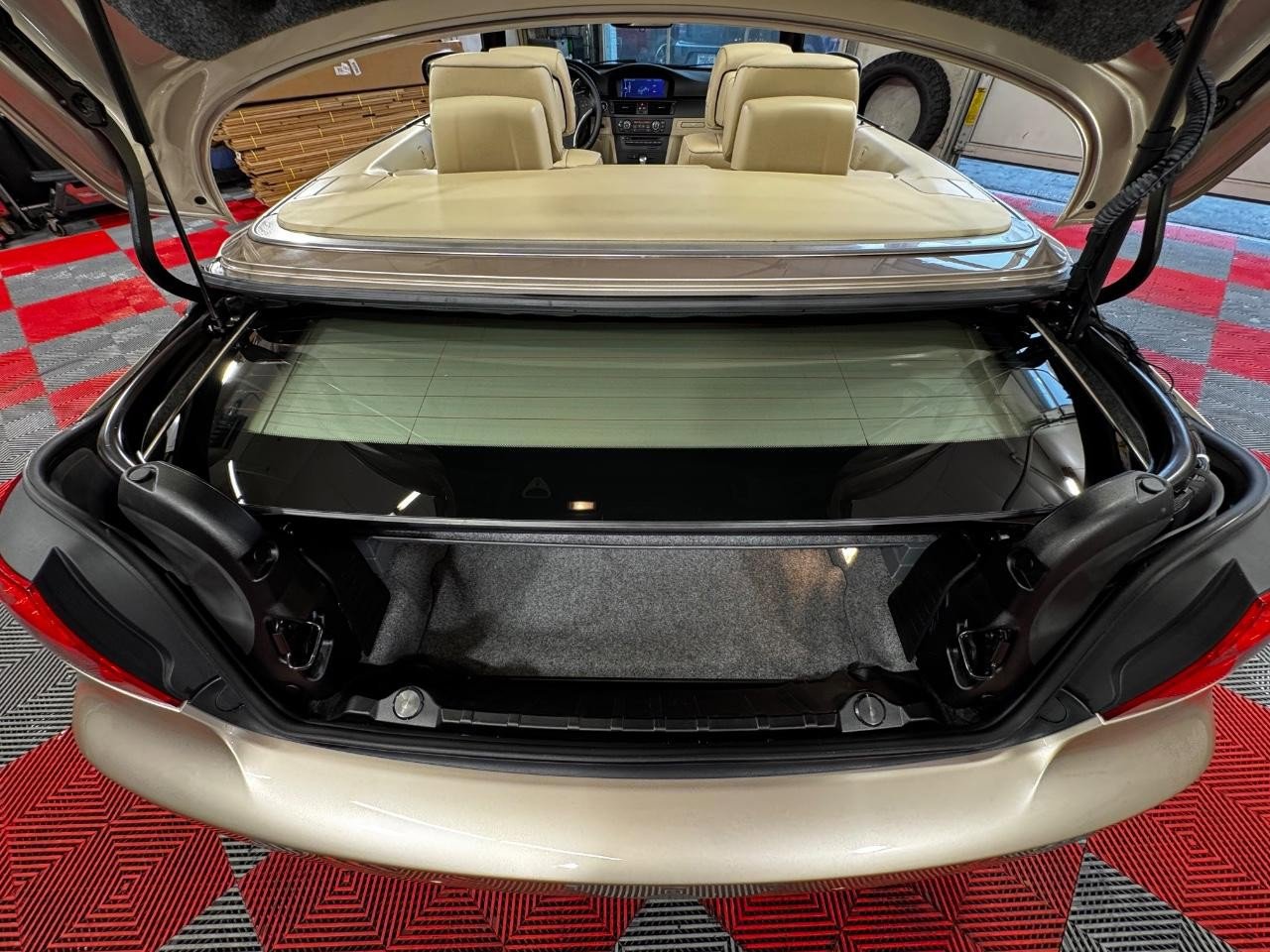 Used 2013 BMW 335i Convertible image 14