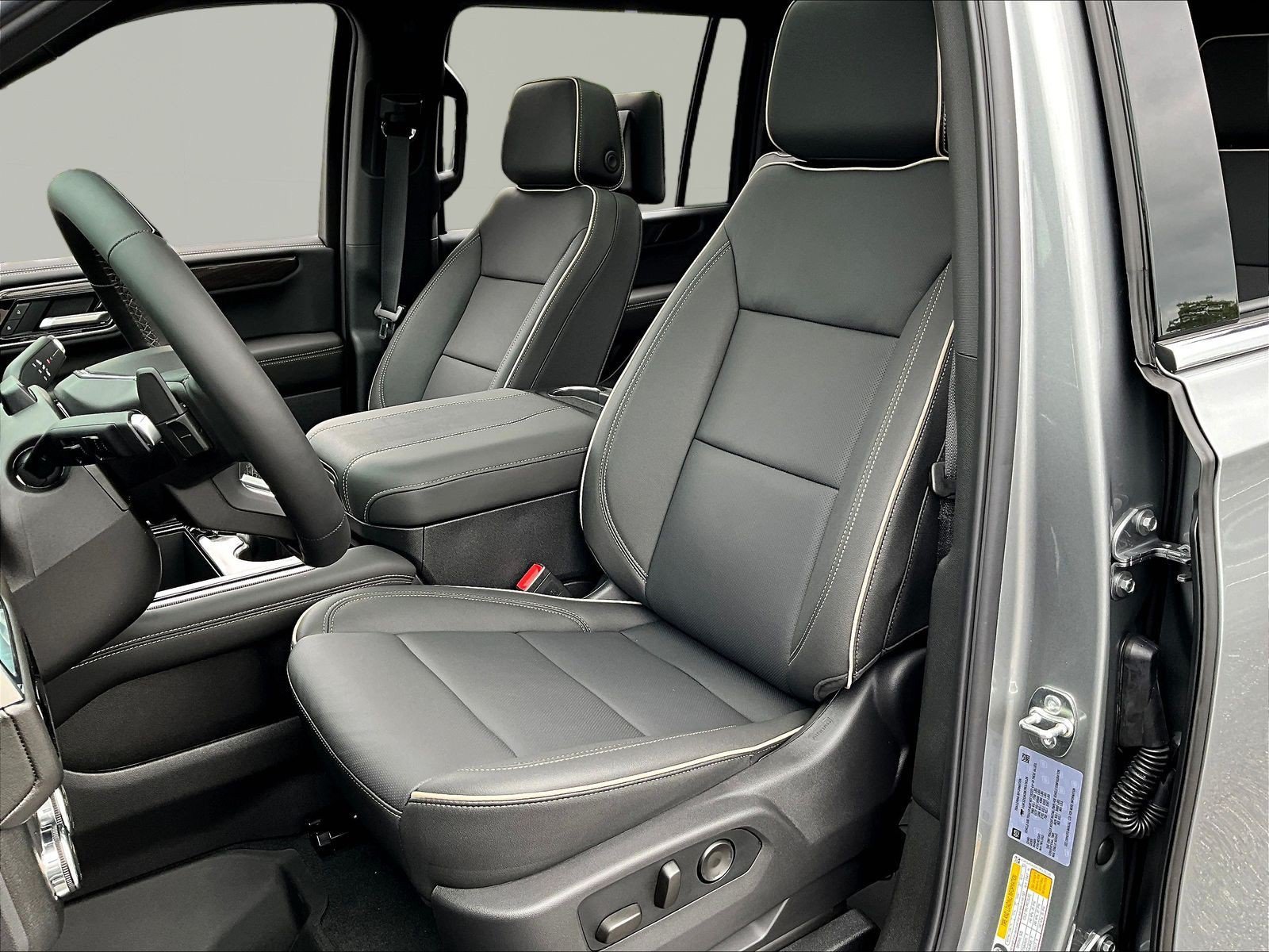 New 2026 GMC Yukon XL Elevation w/ Elevation Premium Package AWD/4WD image 17