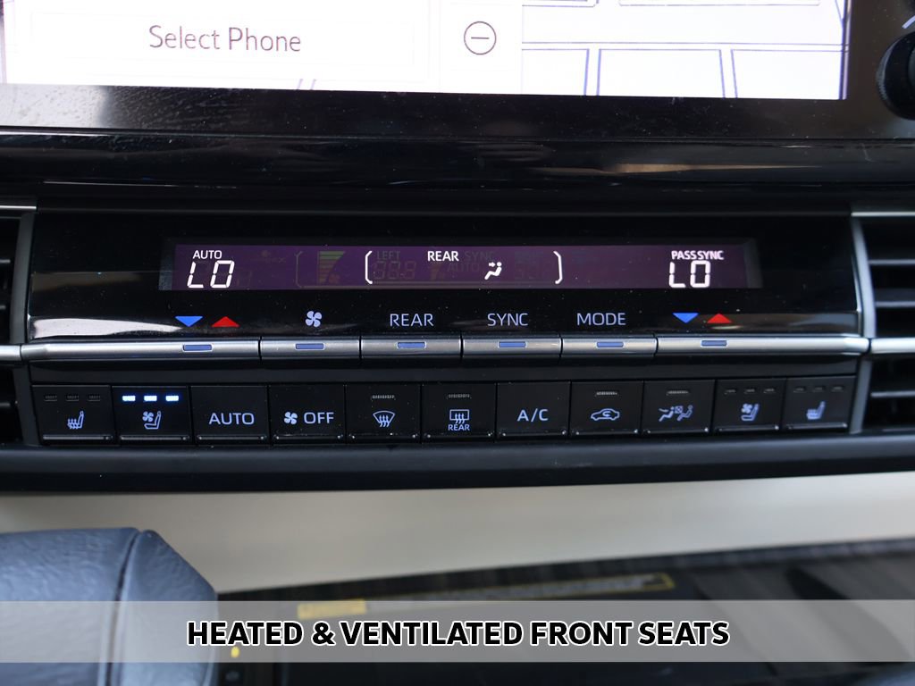 Used 2023 Toyota Sienna Limited FWD image 9