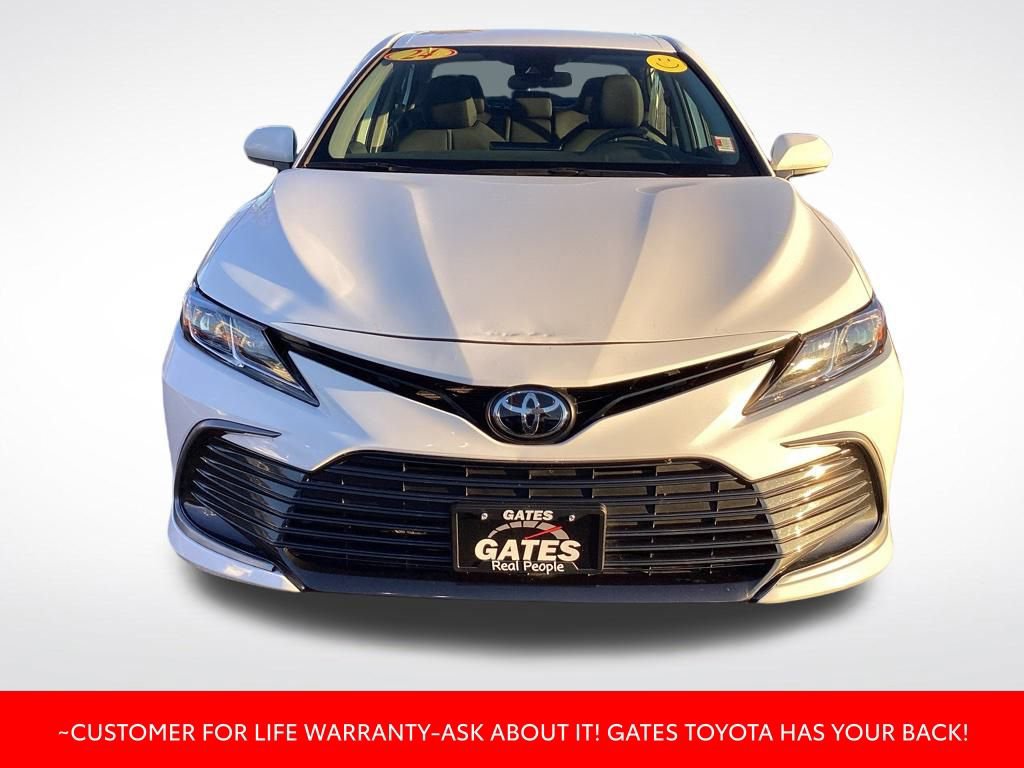 Used 2024 Toyota Camry LE image 2