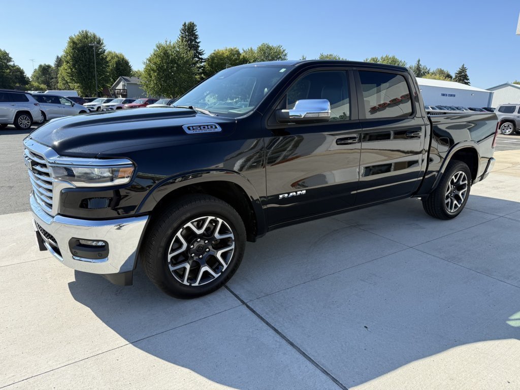 Used 2026 RAM 1500 Laramie AWD/4WD image 4